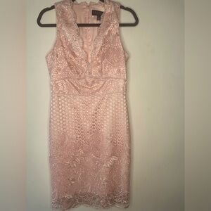 LAUNDRY PINK LACE V-NECK BACK ZIPPED DRESS Size 4
